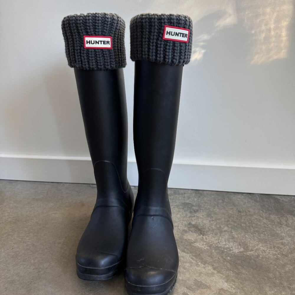 Original Hunter Rain Boots Size 8.5 with Original Hunter Book Socks Size L - Picture 2 of 5